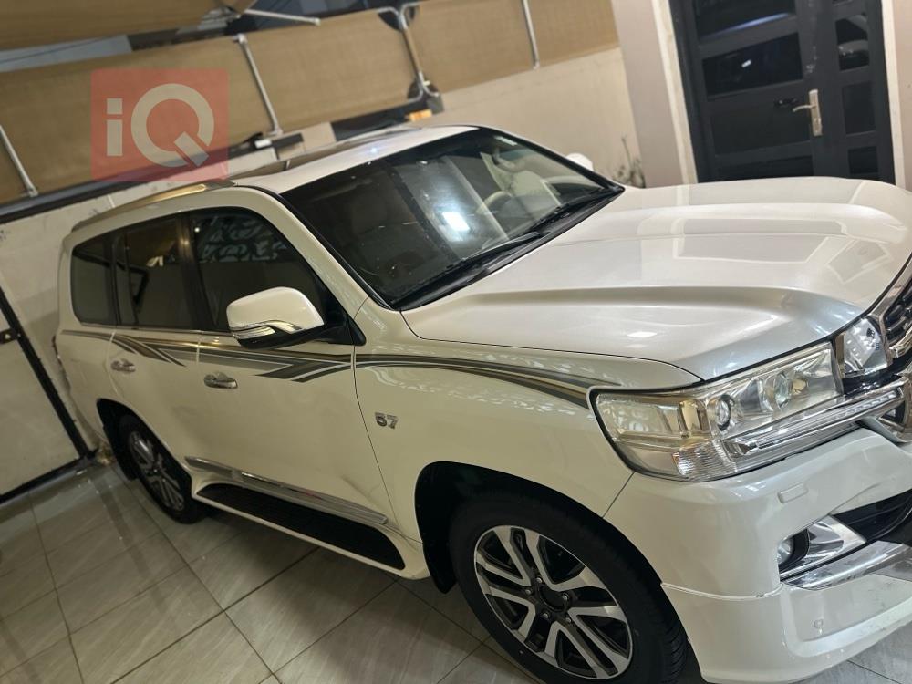 تويوتا لاندكروزر